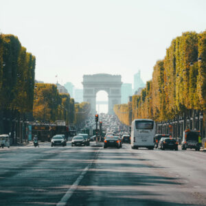 A+tours Champs Elysee Parijs